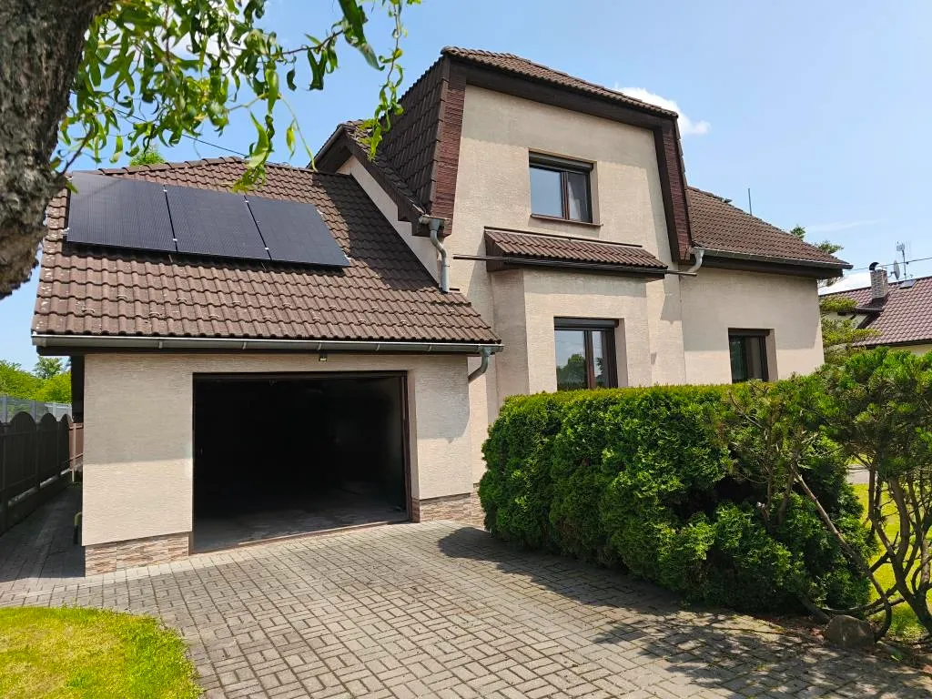 Prodej rodinného domu 286 m², pozemek 739 m²